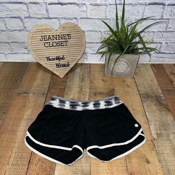 LULULEMON TURBO RUN SHORTS STRETCH BLACK/WHITE/SEASIDE DOT WHITE SIZE 4 - Picture 11 of 12